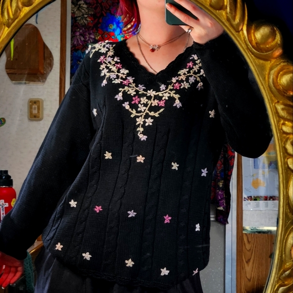 FLORAL TRIM KNIT SWEATER - Picture 2 of 9